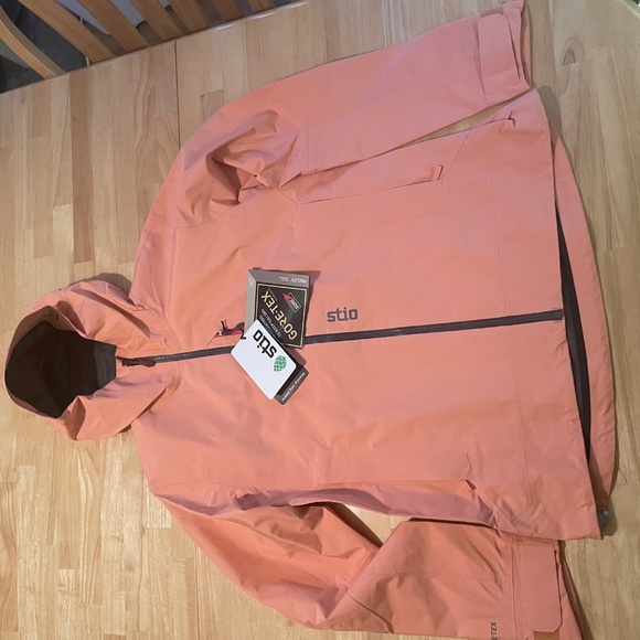 Stio Women’s Ender Hooded Jacket - Desert Coral - Picture 4 of 5